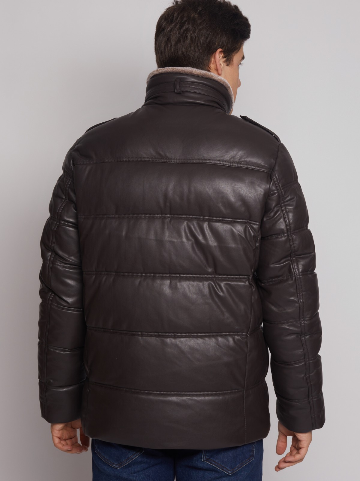 Тёплая куртка из экокожи с высоким воротником zolla 012425102184, цвет коричневый, размер M - фото 6