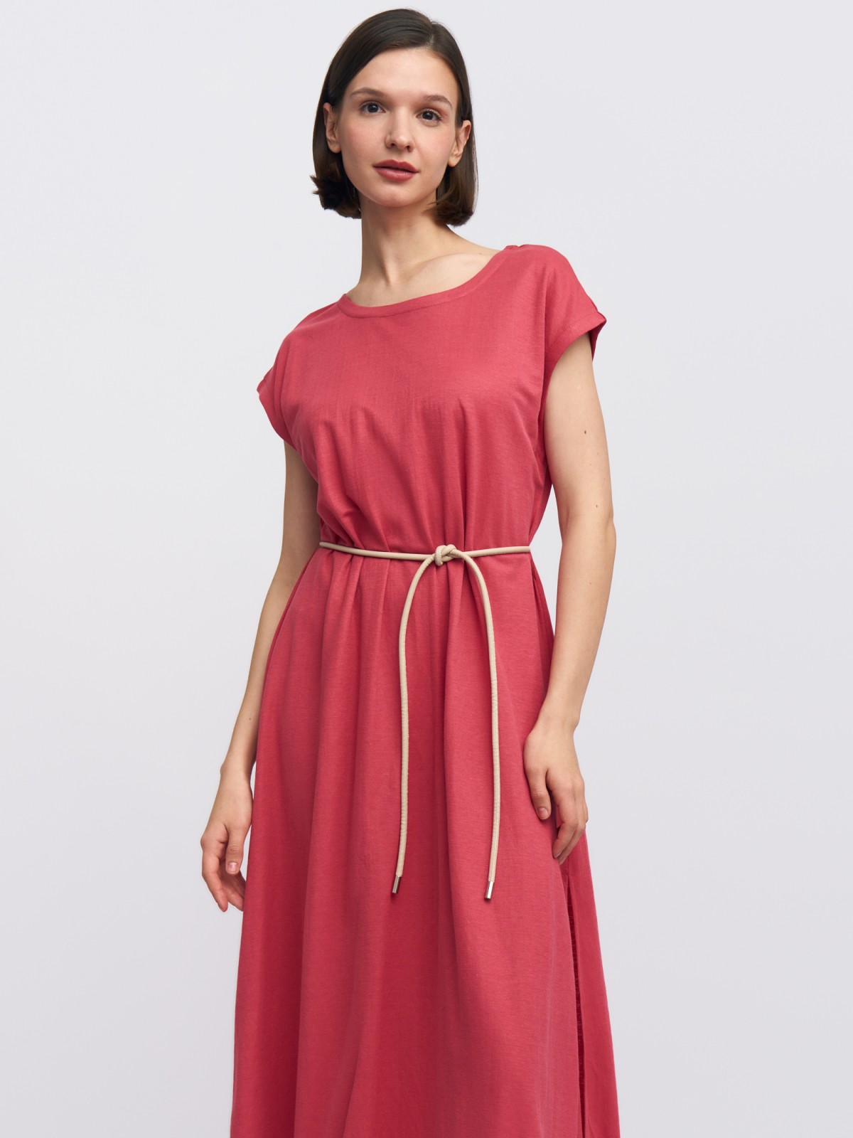 Платье миди без рукавов с поясом