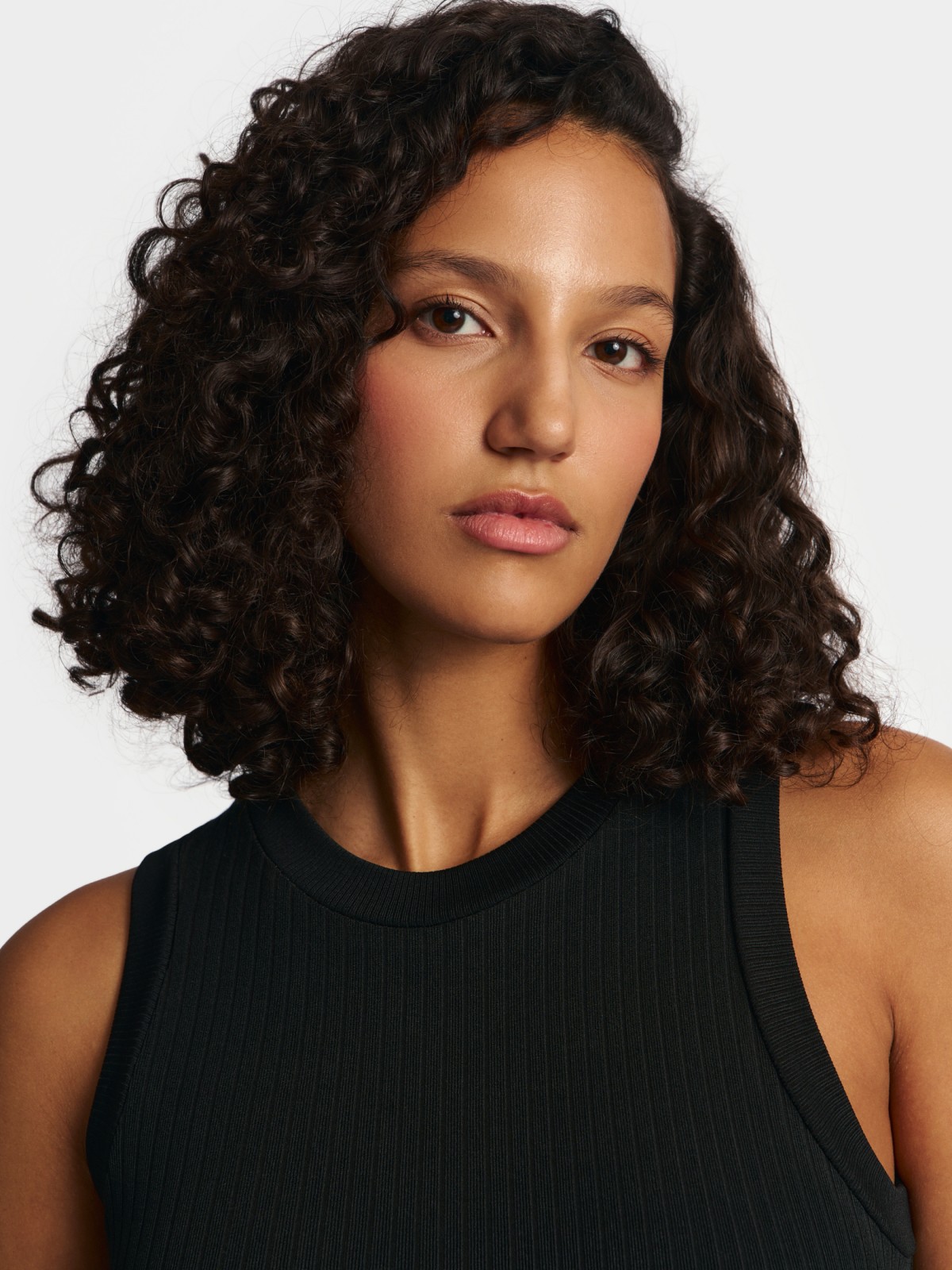 Трикотажный топ без рукавов