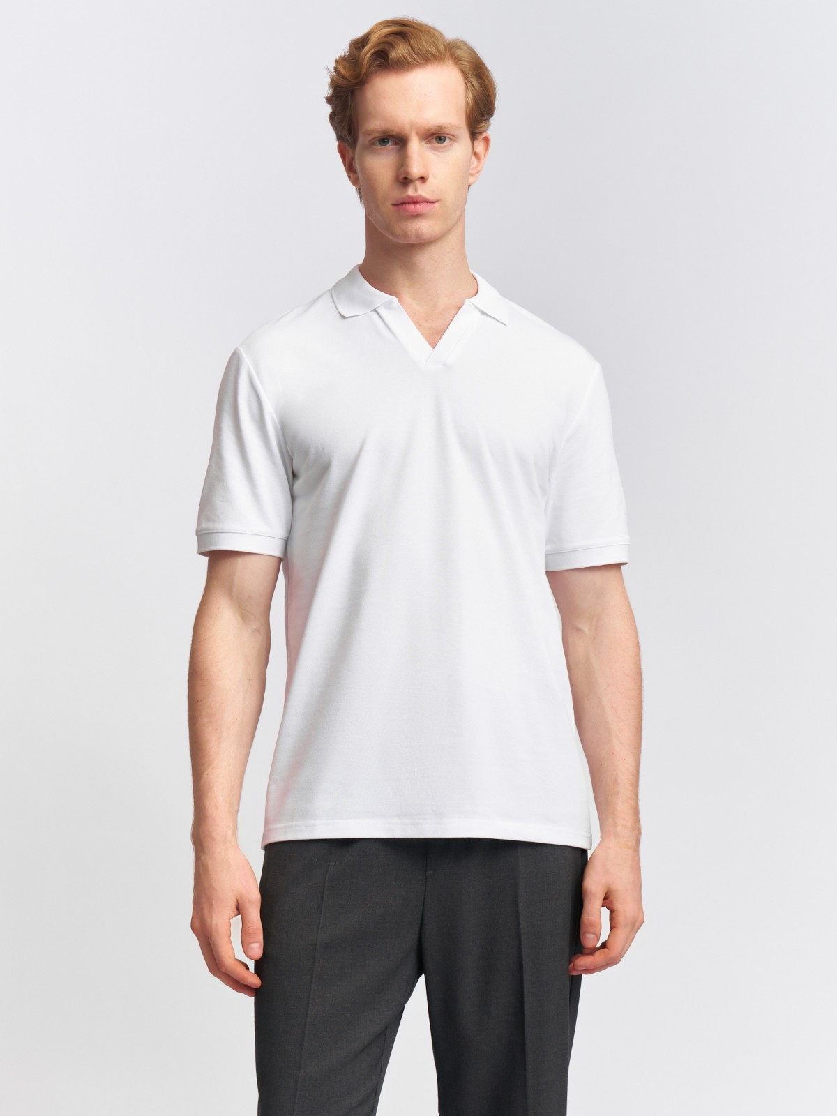 Футболка поло с вырезом