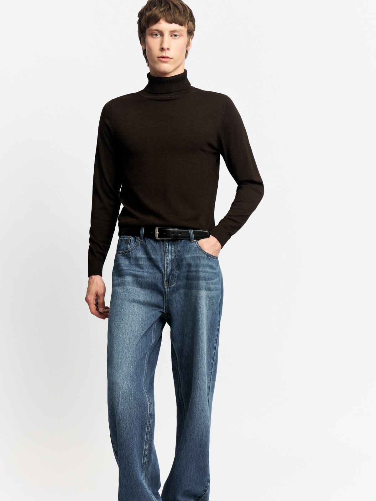 Тонкая трикотажная водолазка с горлом