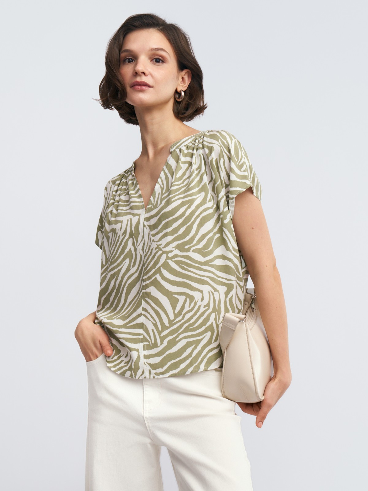 Блузка из вискозы с узором в полоску