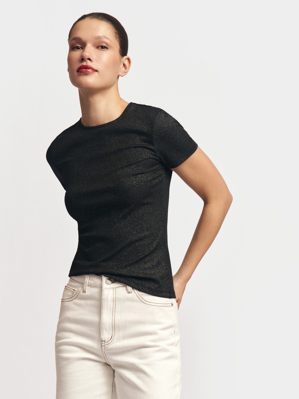 Прилегающая футболка с блеском