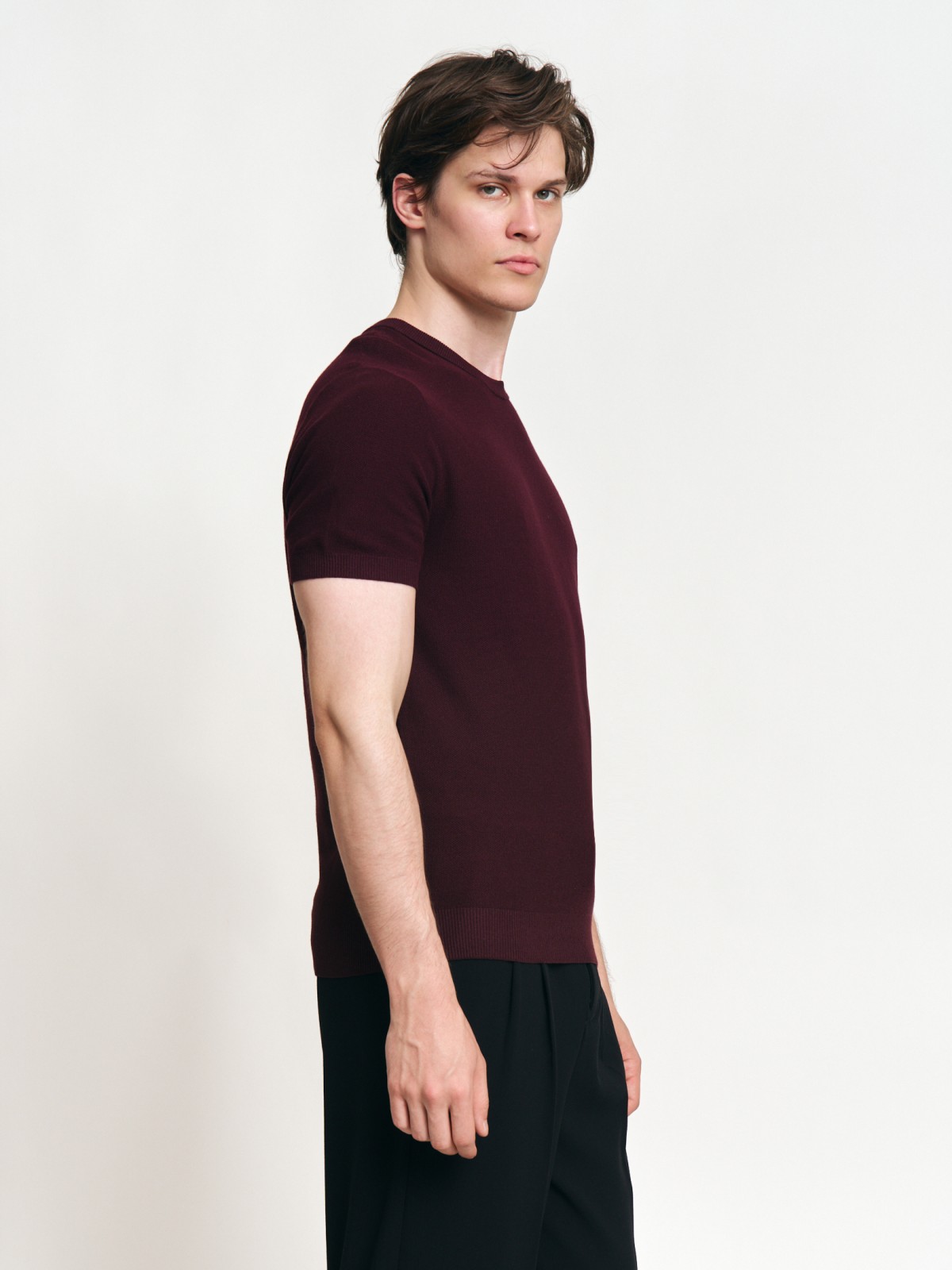 Тонкий трикотажный джемпер из хлопка с коротким рукавом Тонкий трикотажный джемпер из хлопка с коротким рукавом