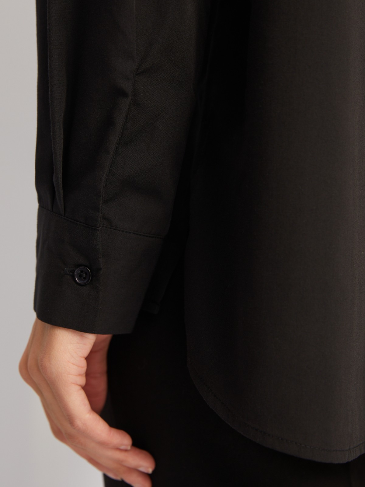 Рубашка оверсайз силуэта с металлическим значком-нашивкой zolla 02411117Y062, цвет черный, размер XS - фото 5