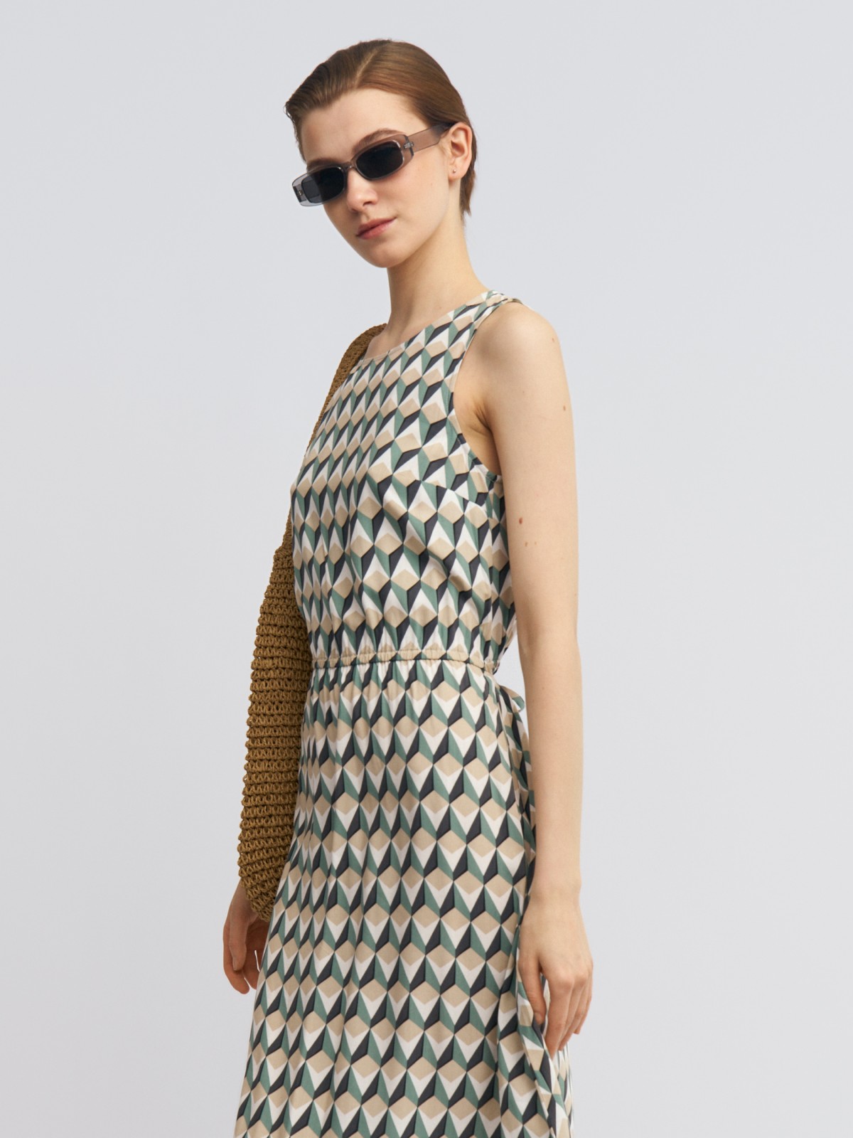 Платье макси без рукавов с разрезами и поясом