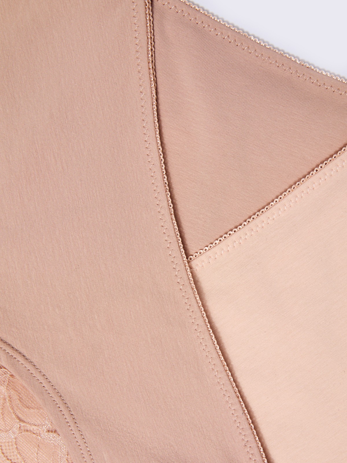 Набор трусов с кружевом (3 шт. в комплекте)