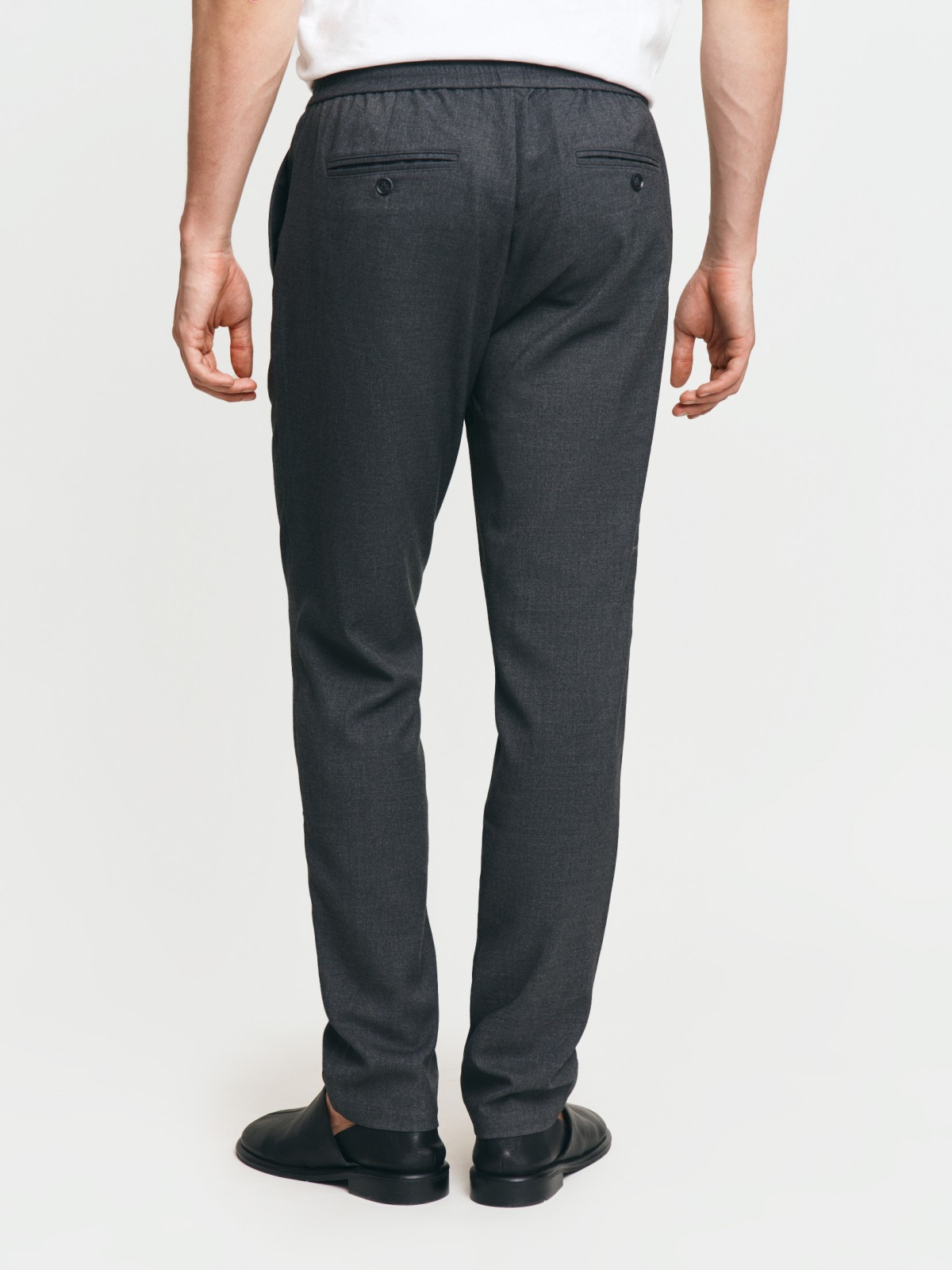 Брюки силуэта Tapered на резинке с кулиской