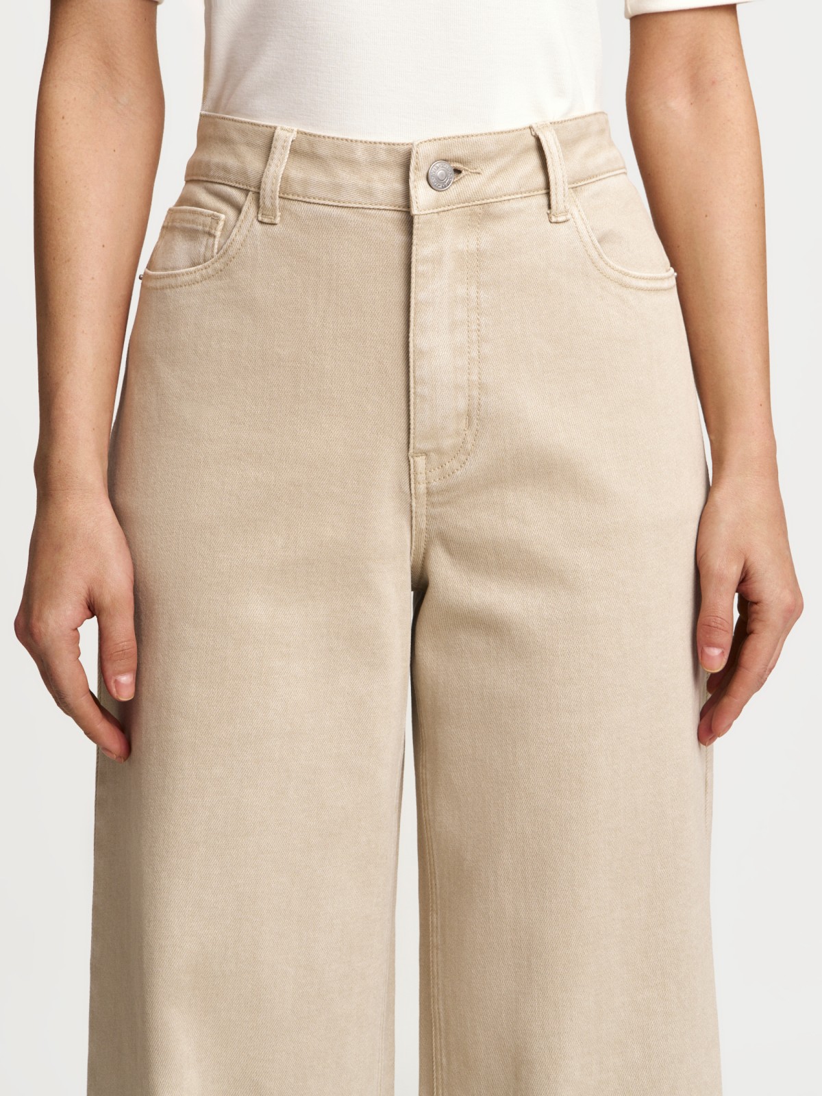 Джинсы силуэта Wide с высокой посадкой