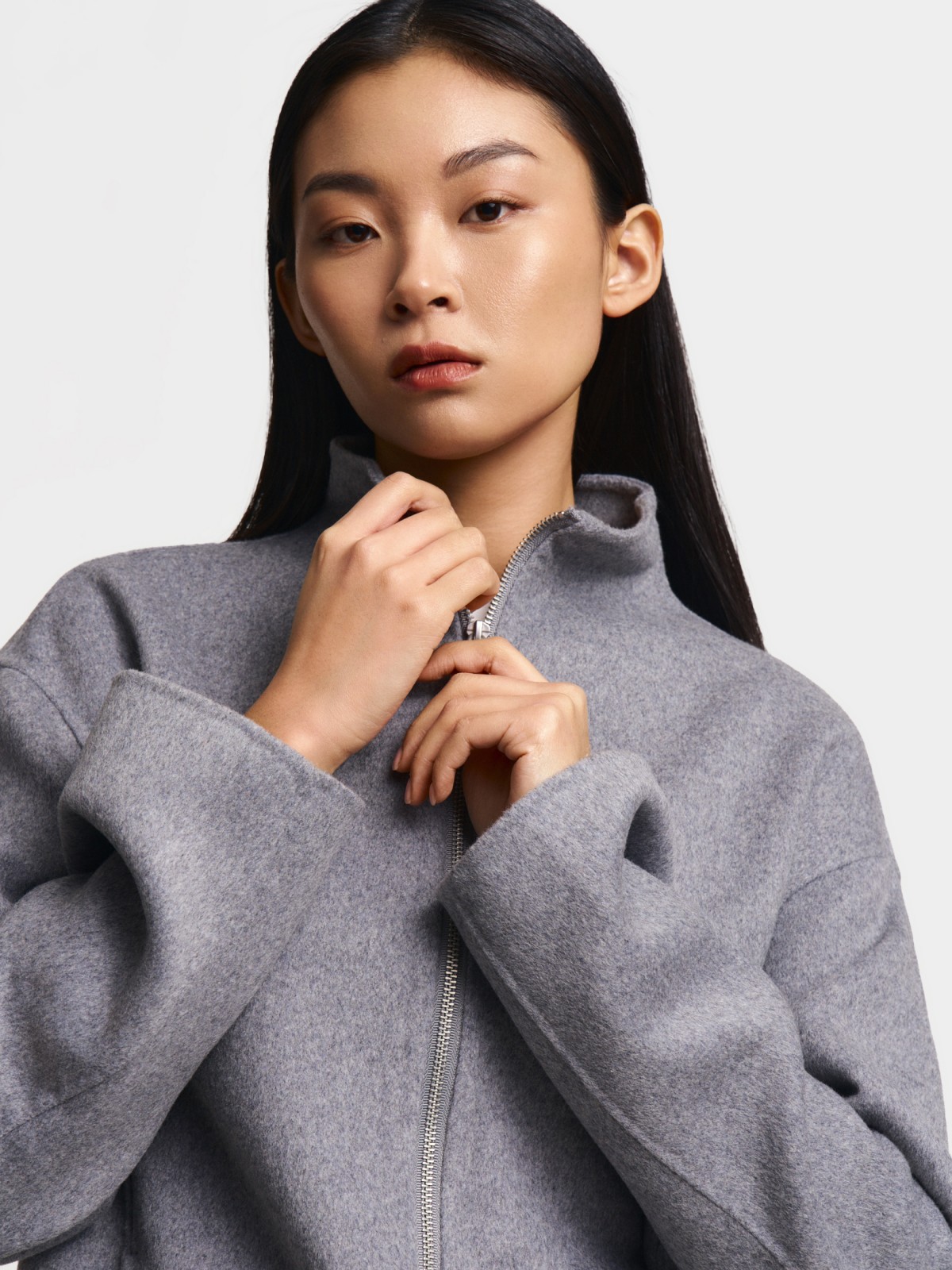 Короткая куртка на молнии