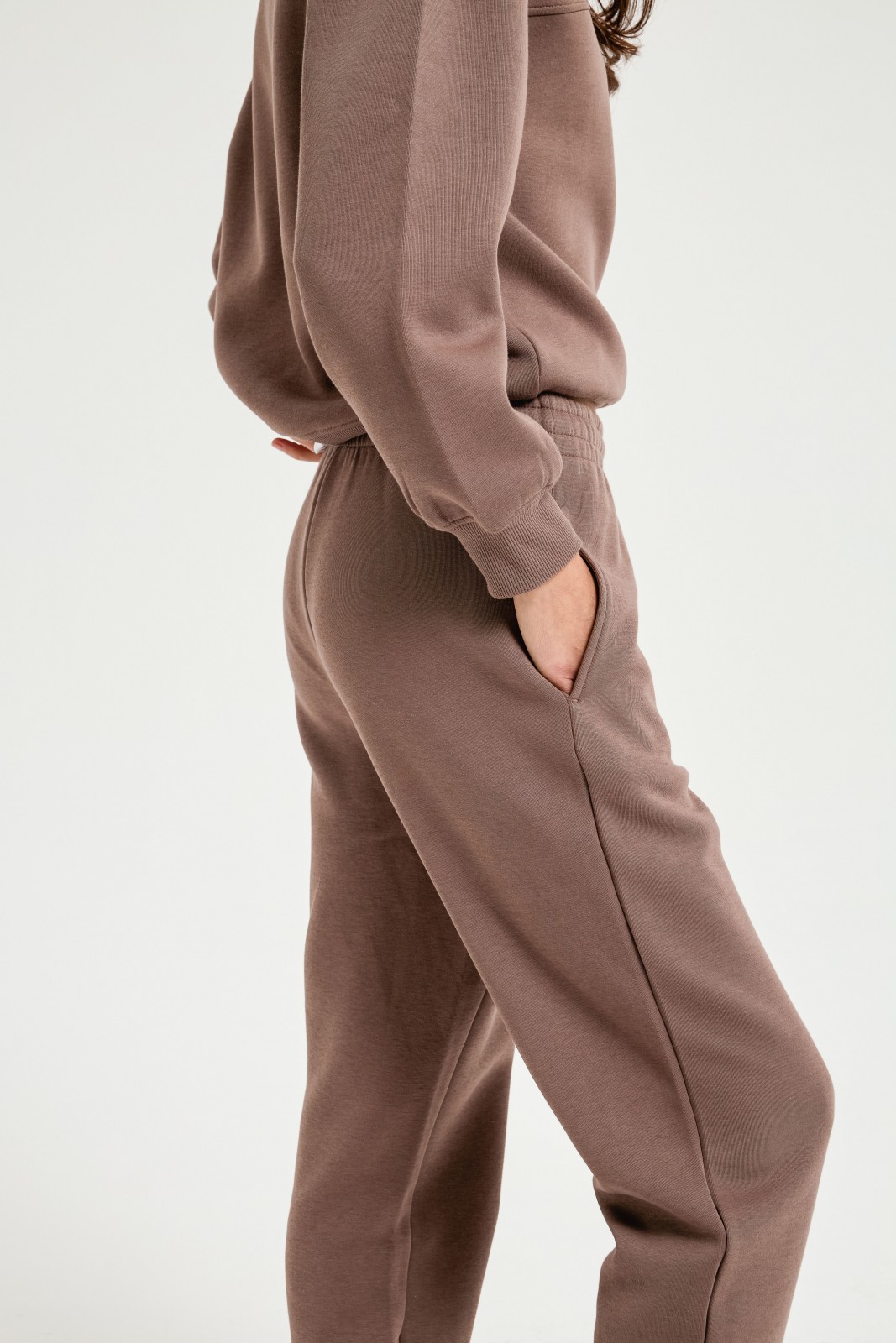 Брюки-джоггеры на резинке