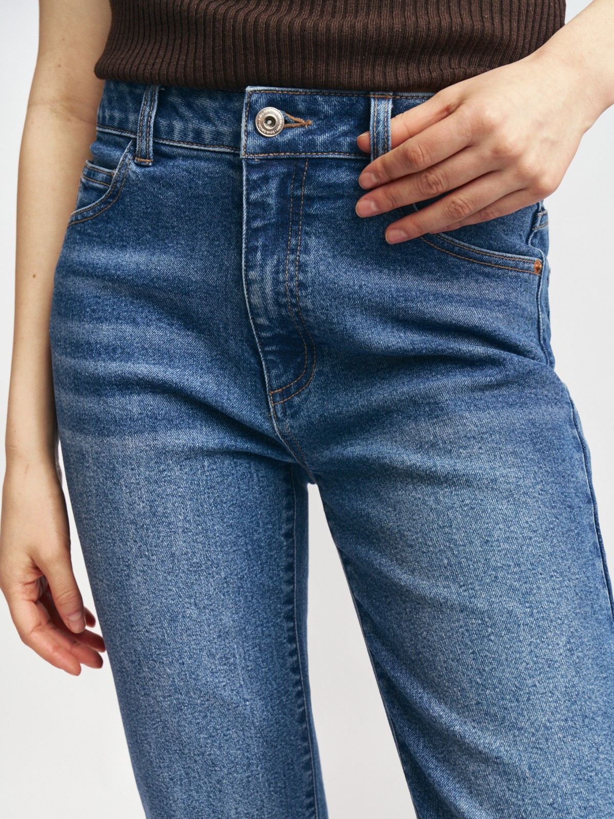 Джинсы силуэта Bootcut со средней посадкой Джинсы силуэта Bootcut со средней посадкой