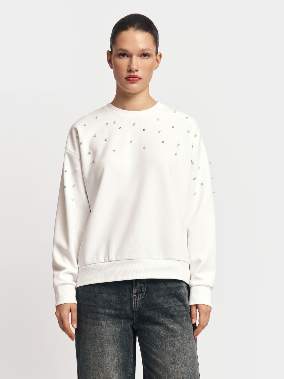 Свитшот расслабленного фасона со стразами