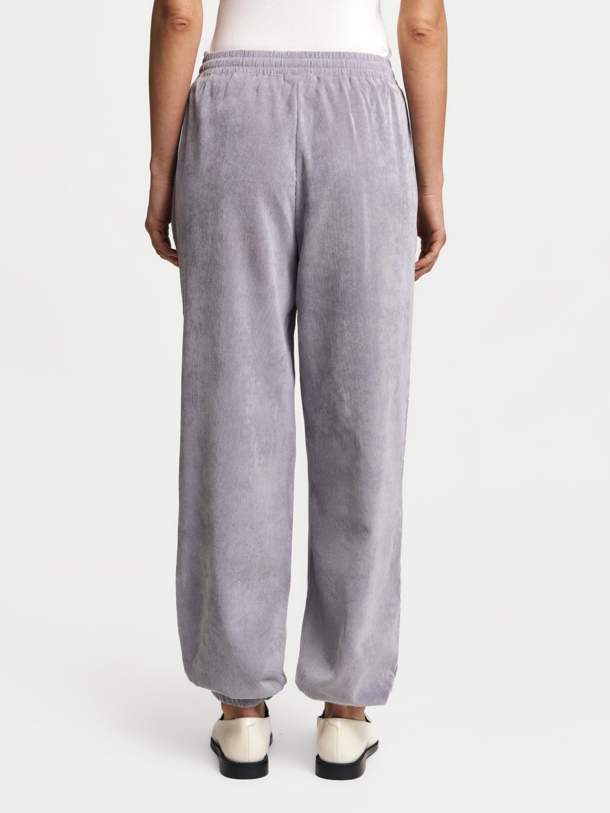 Вельветовые брюки-джоггеры на резинке