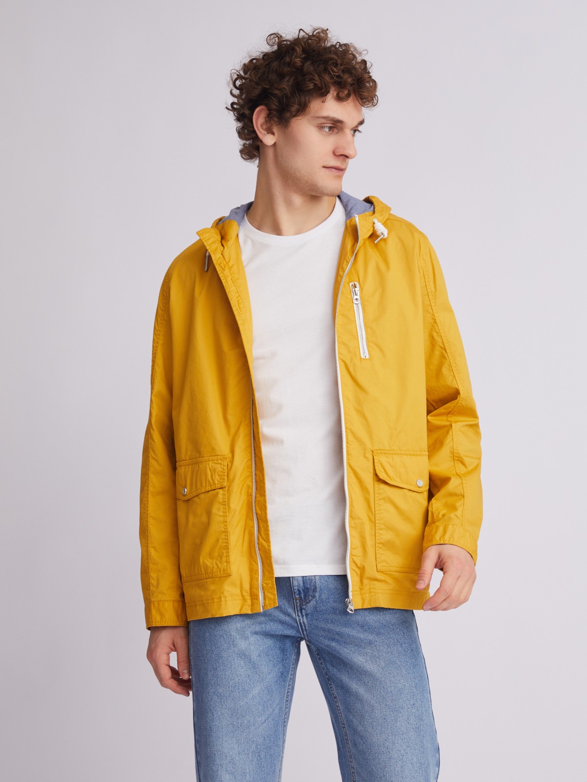 Куртка-ветровка с капюшоном