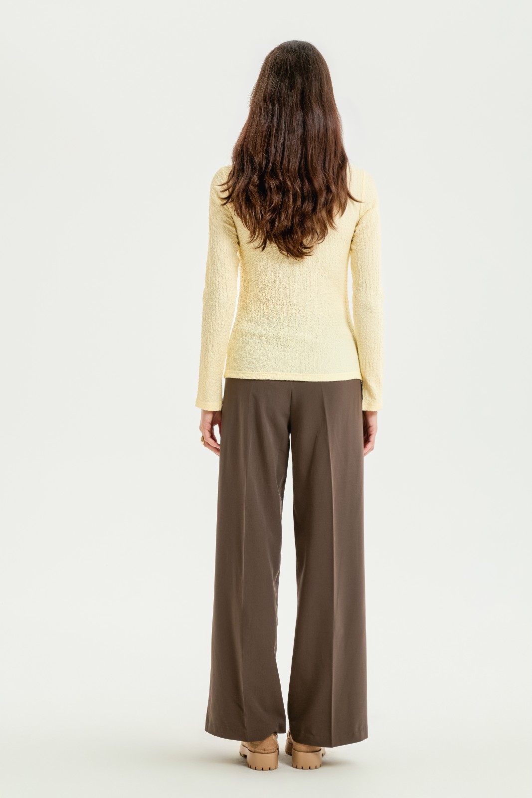 Прилегающая рубашка с отложным воротником