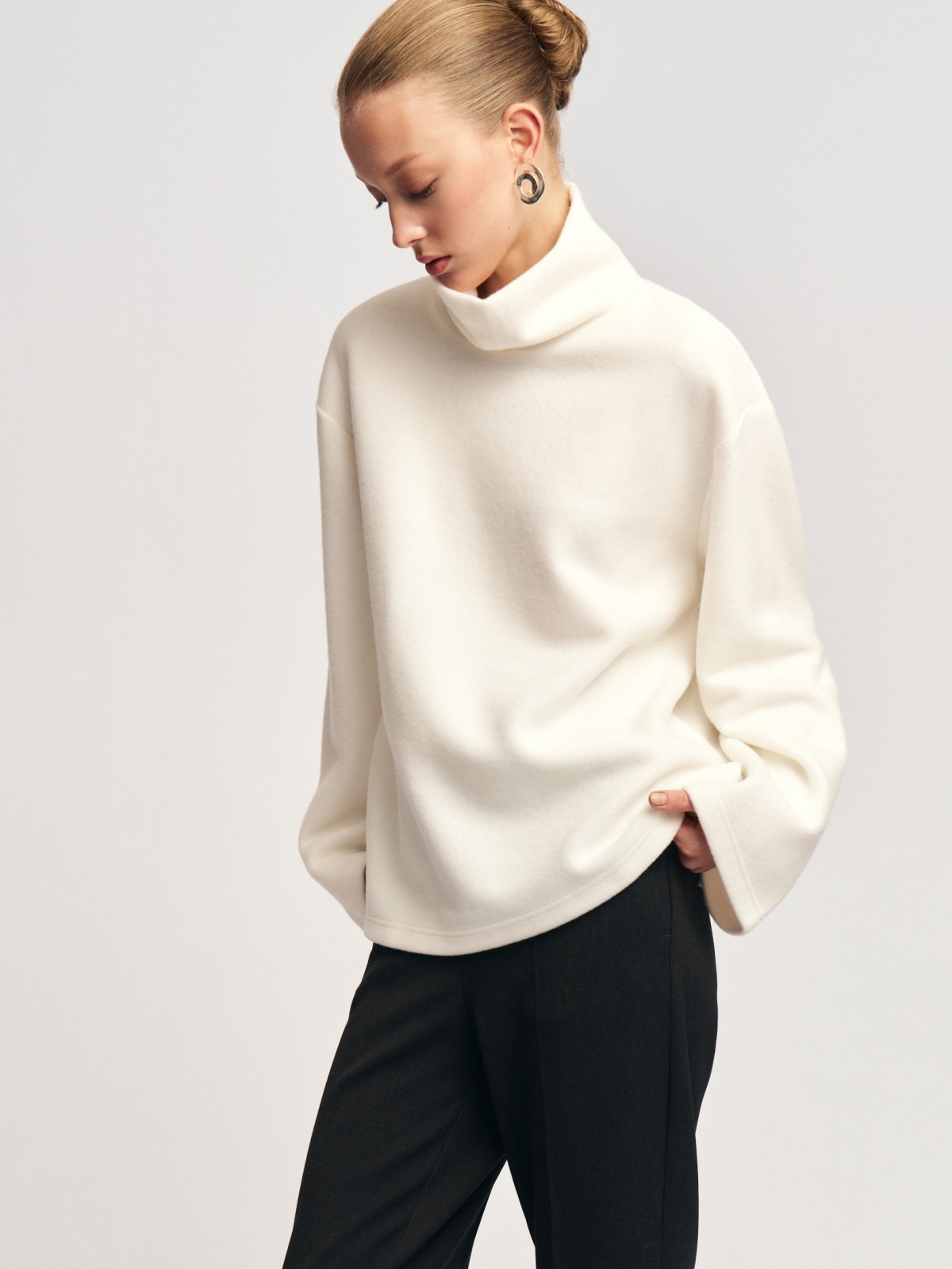 Трикотажная водолазка-свитер