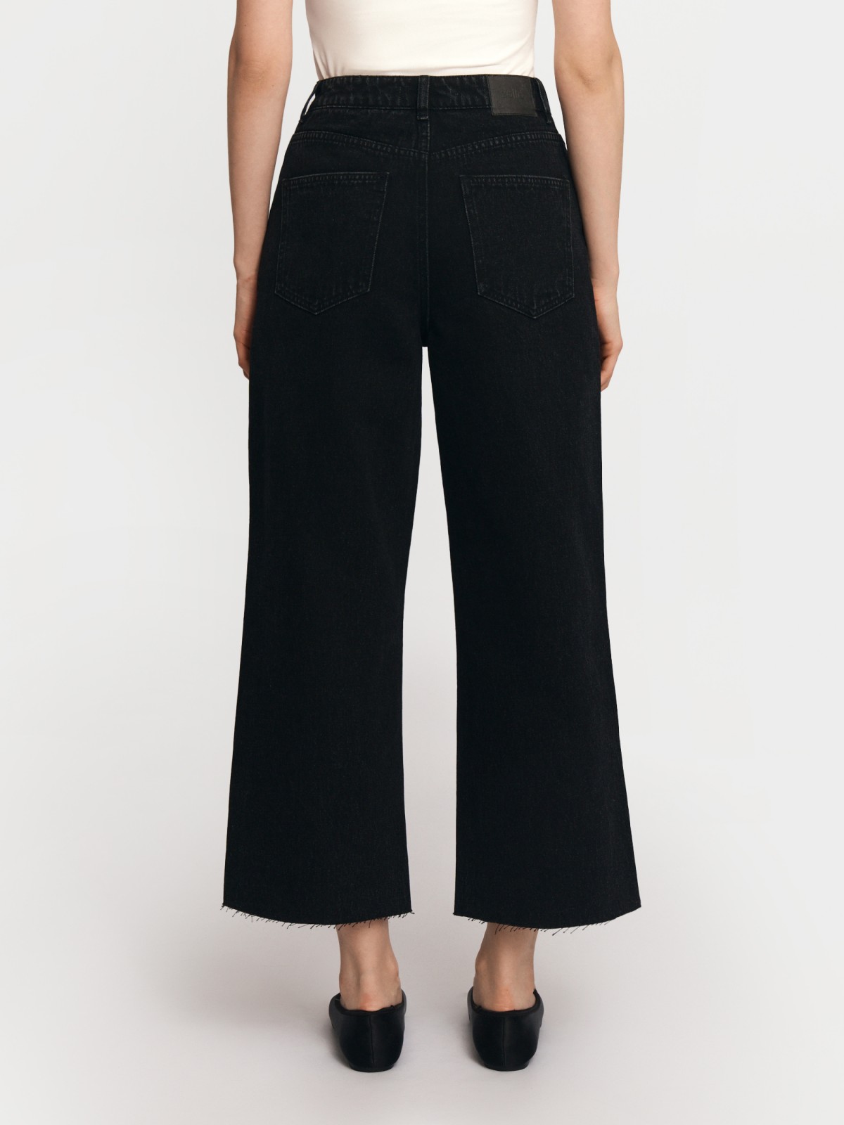 Джинсы силуэта Wide Cropped