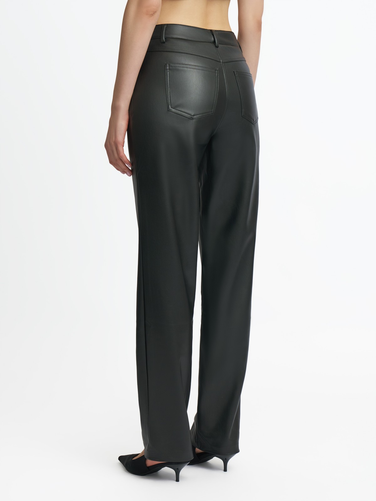 Брюки прямого силуэта из экокожи