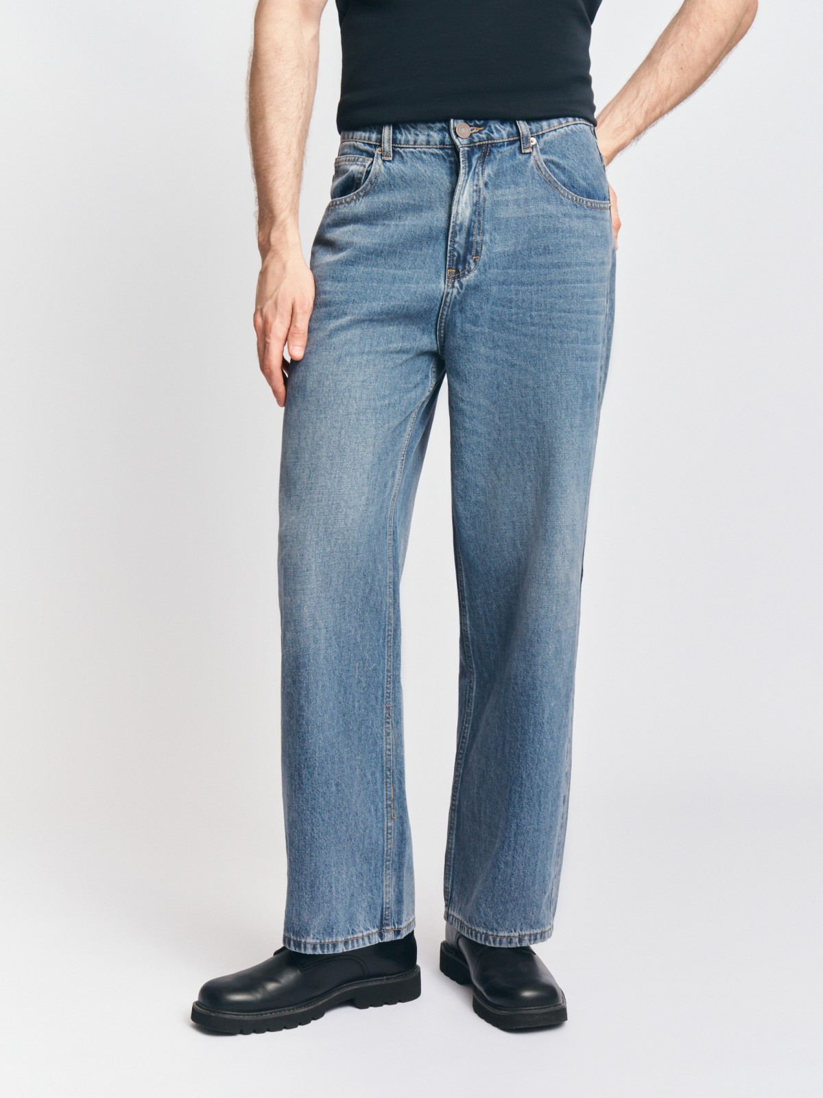 Джинсы фасона Wide