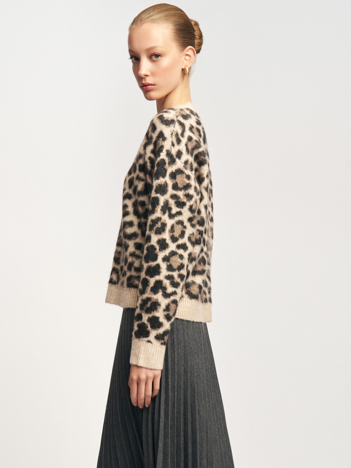 Вязаный джемпер с леопардовым узором