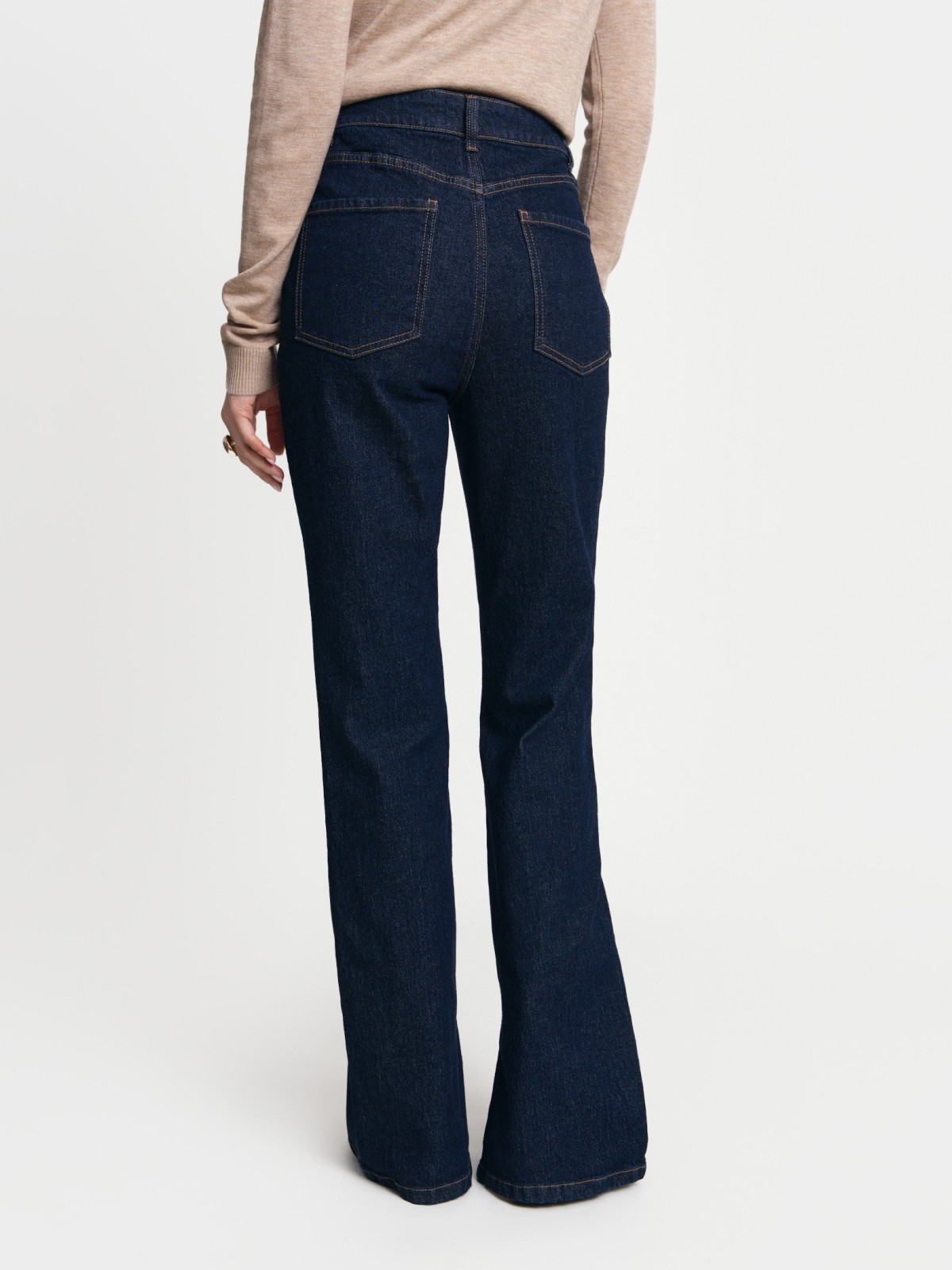 Джинсы силуэта Bootcut с разрезами