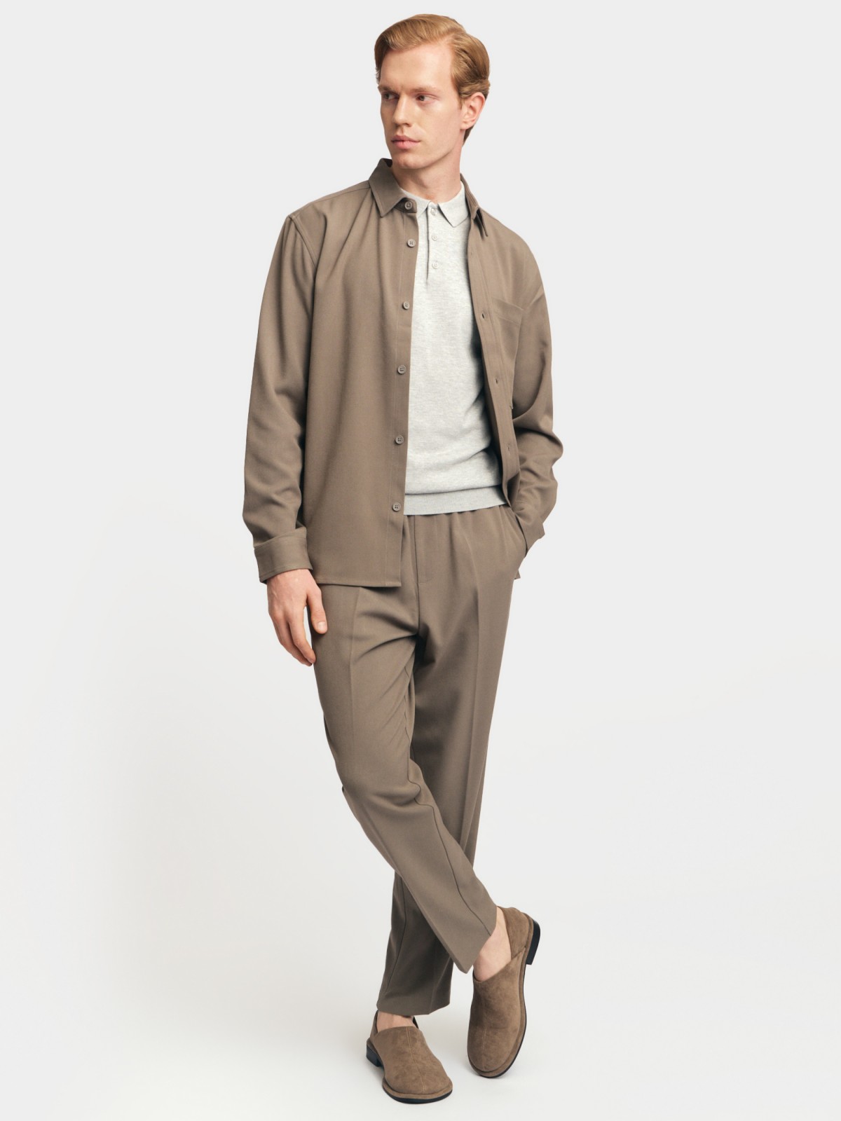 Брюки на резинке со стрелками