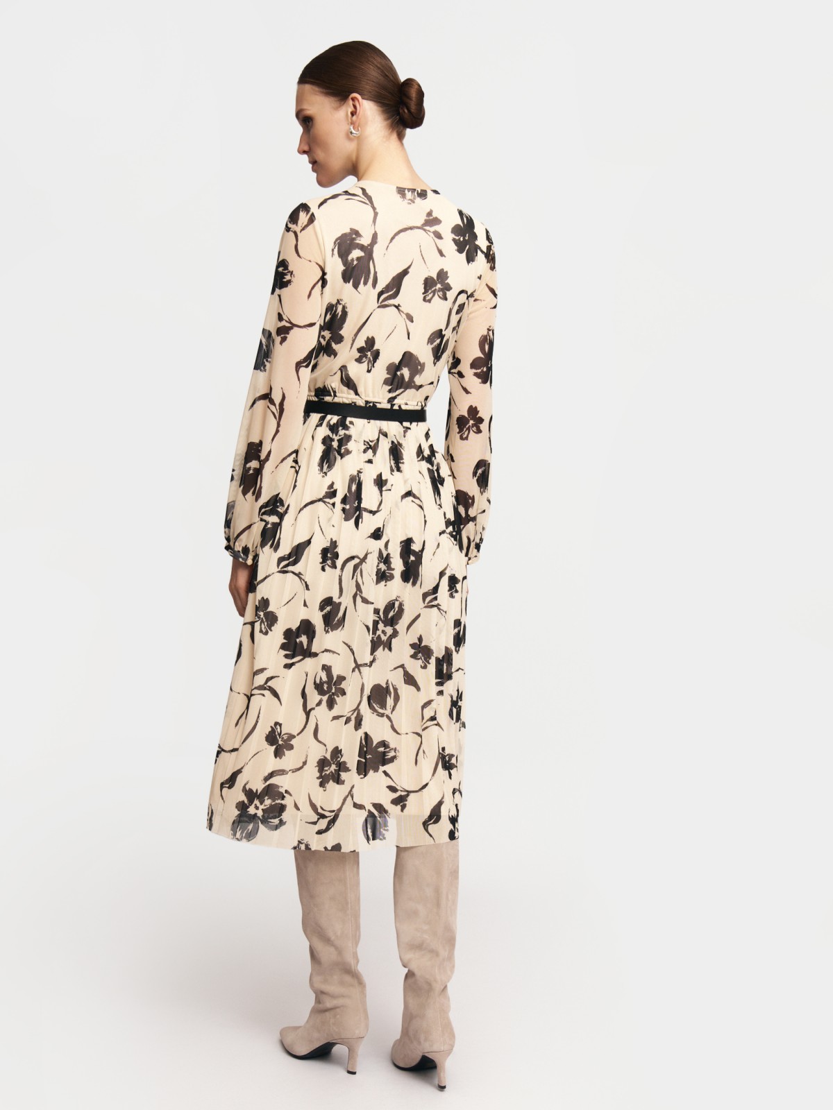 Платье миди с плиссировкой и ремнём