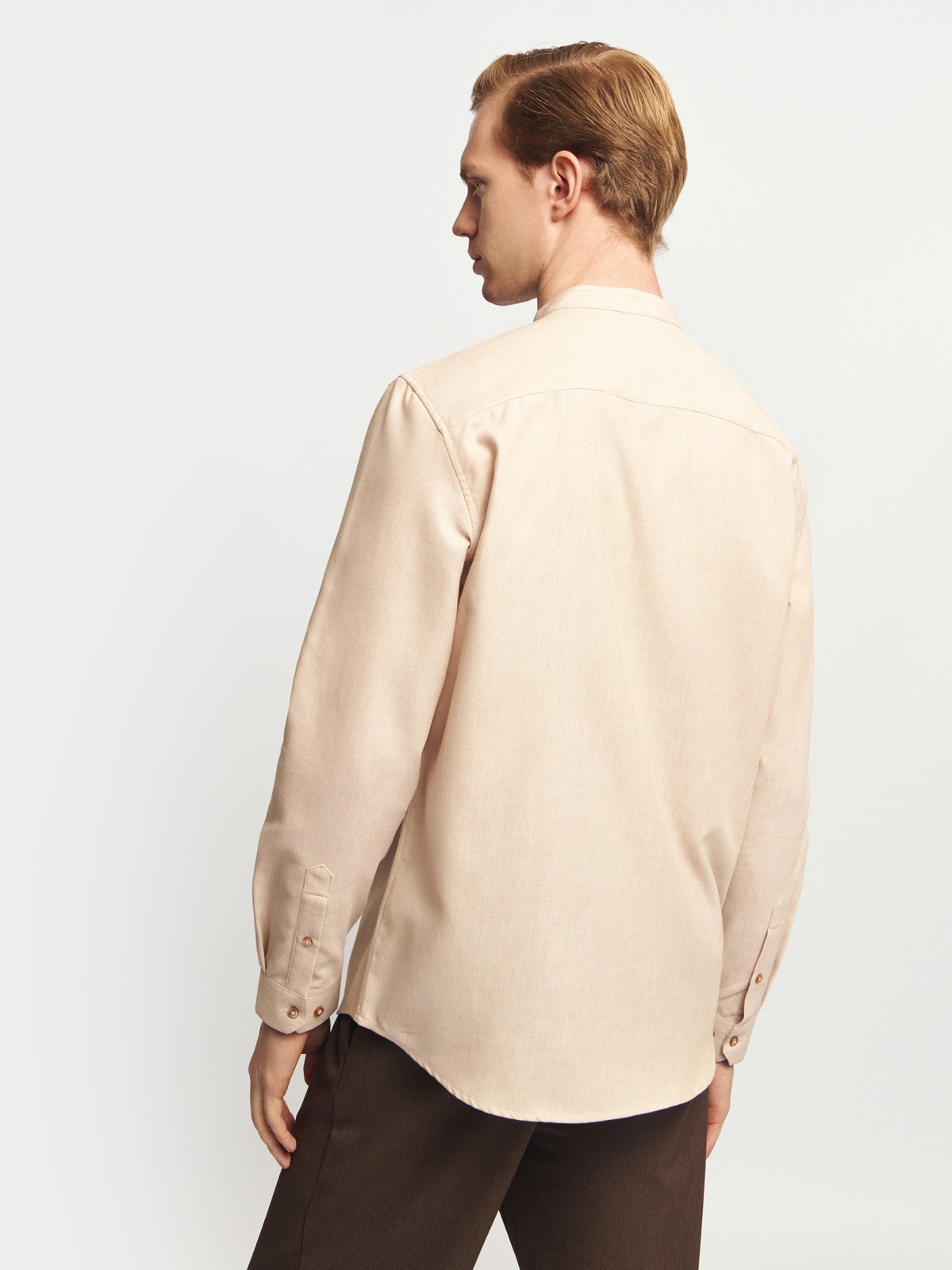 Офисная рубашка с воротником-стойкой и длинным рукавом