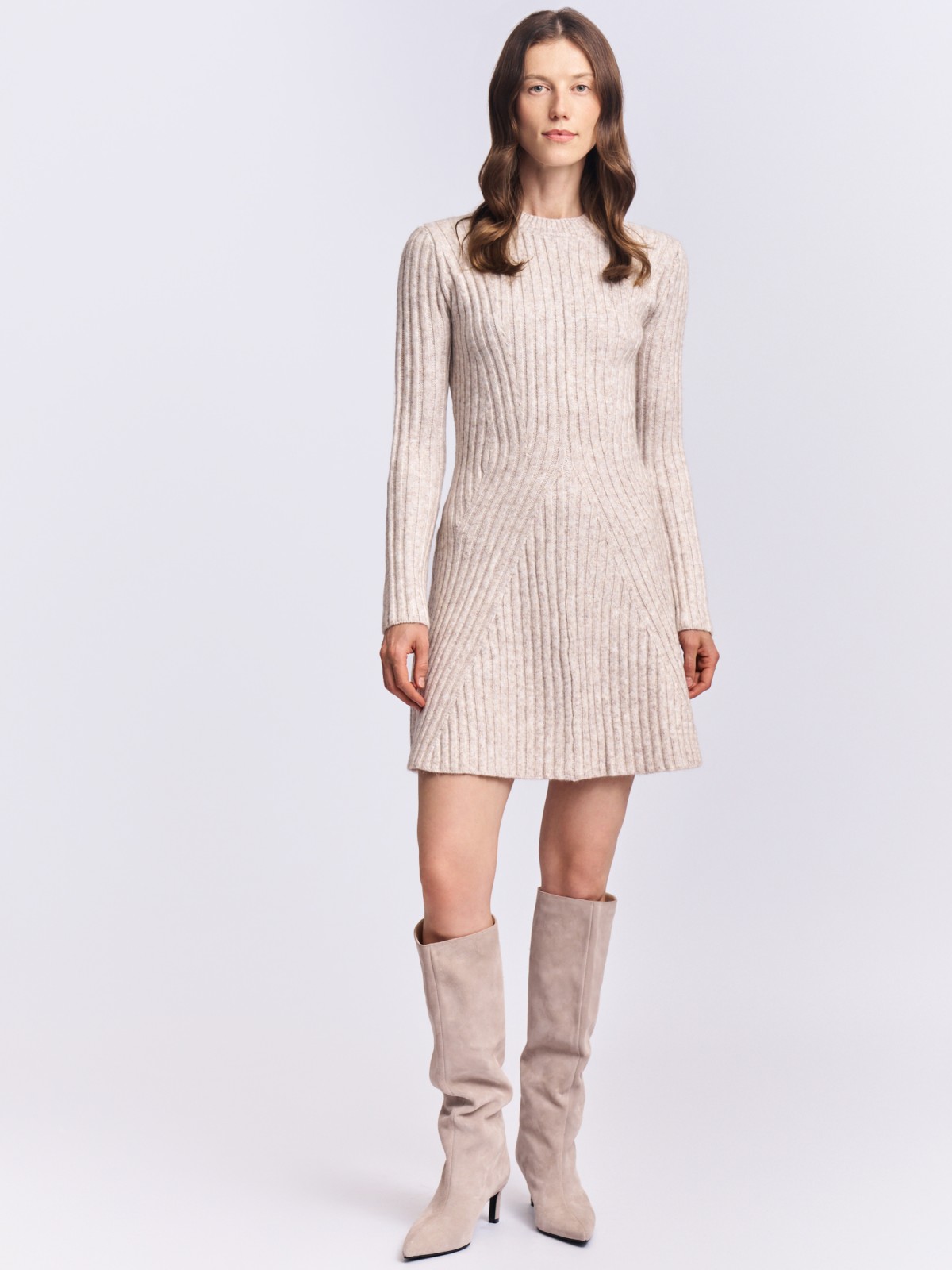 Вязаное платье-лапша мини