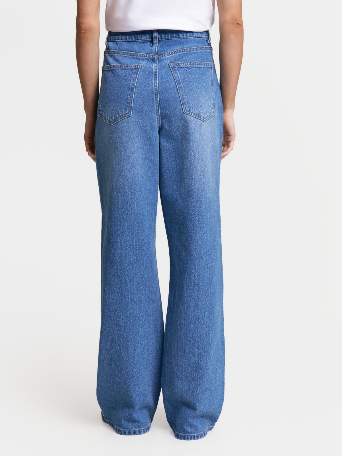 Джинсы прямого силуэта с высокой посадкой