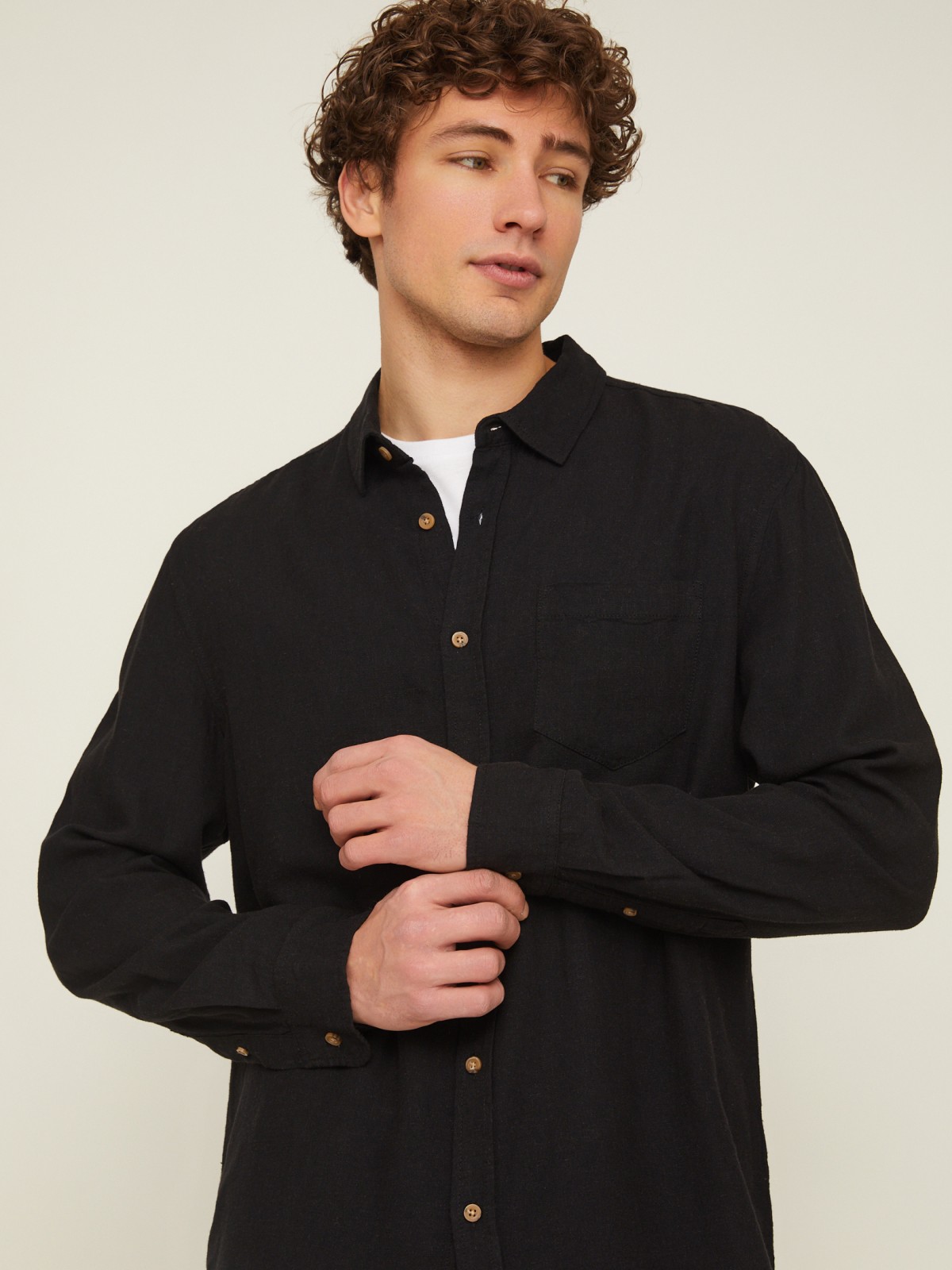 Льняная офисная рубашка прямого силуэта с карманом zolla 014212159053, цвет черный, размер XXXL - фото 4