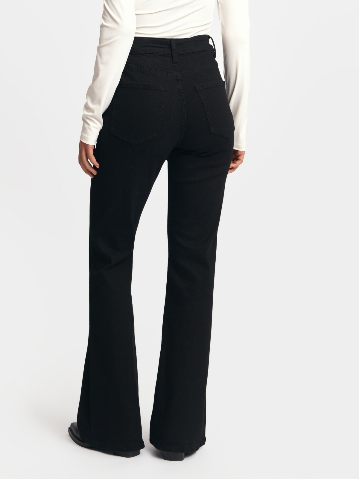 Джинсы силуэта Bootcut с высокой посадкой