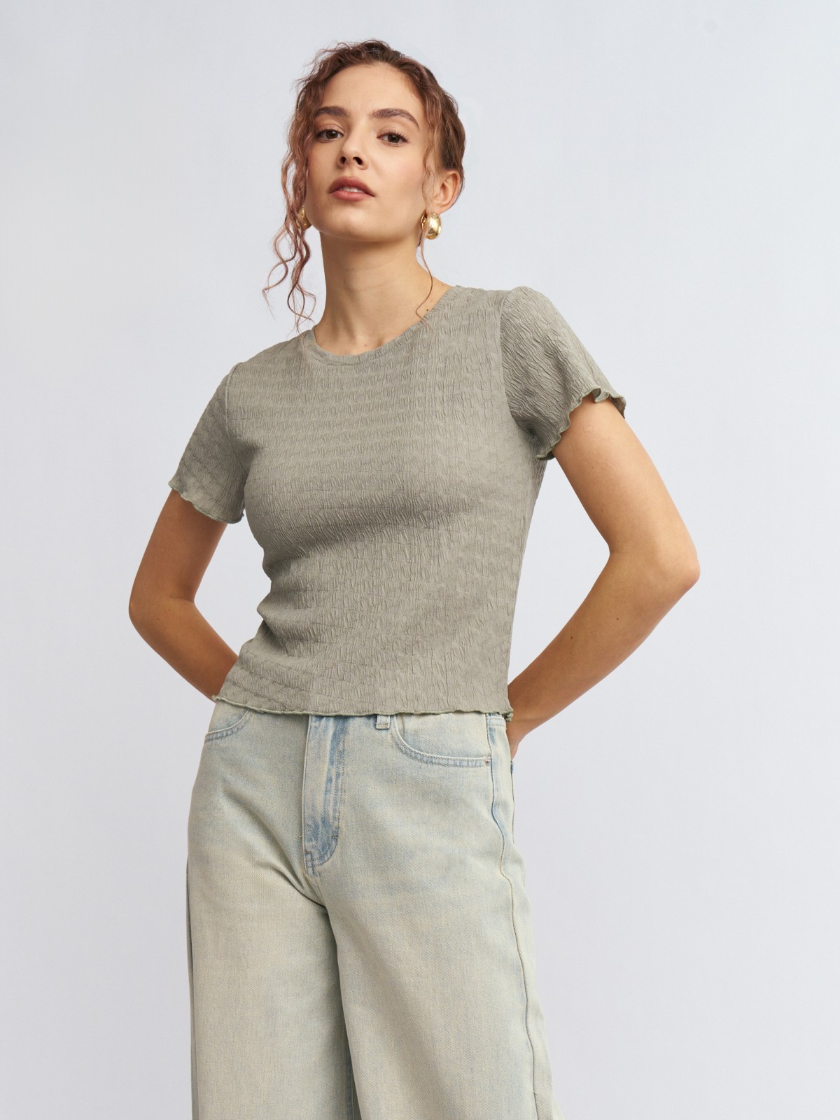 Короткая трикотажная футболка топ