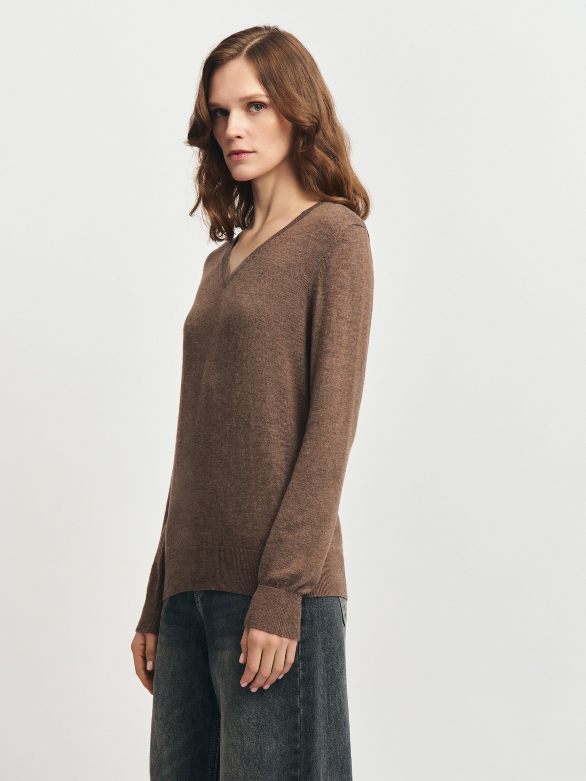 Трикотажный пуловер с вырезом и длинным рукавом