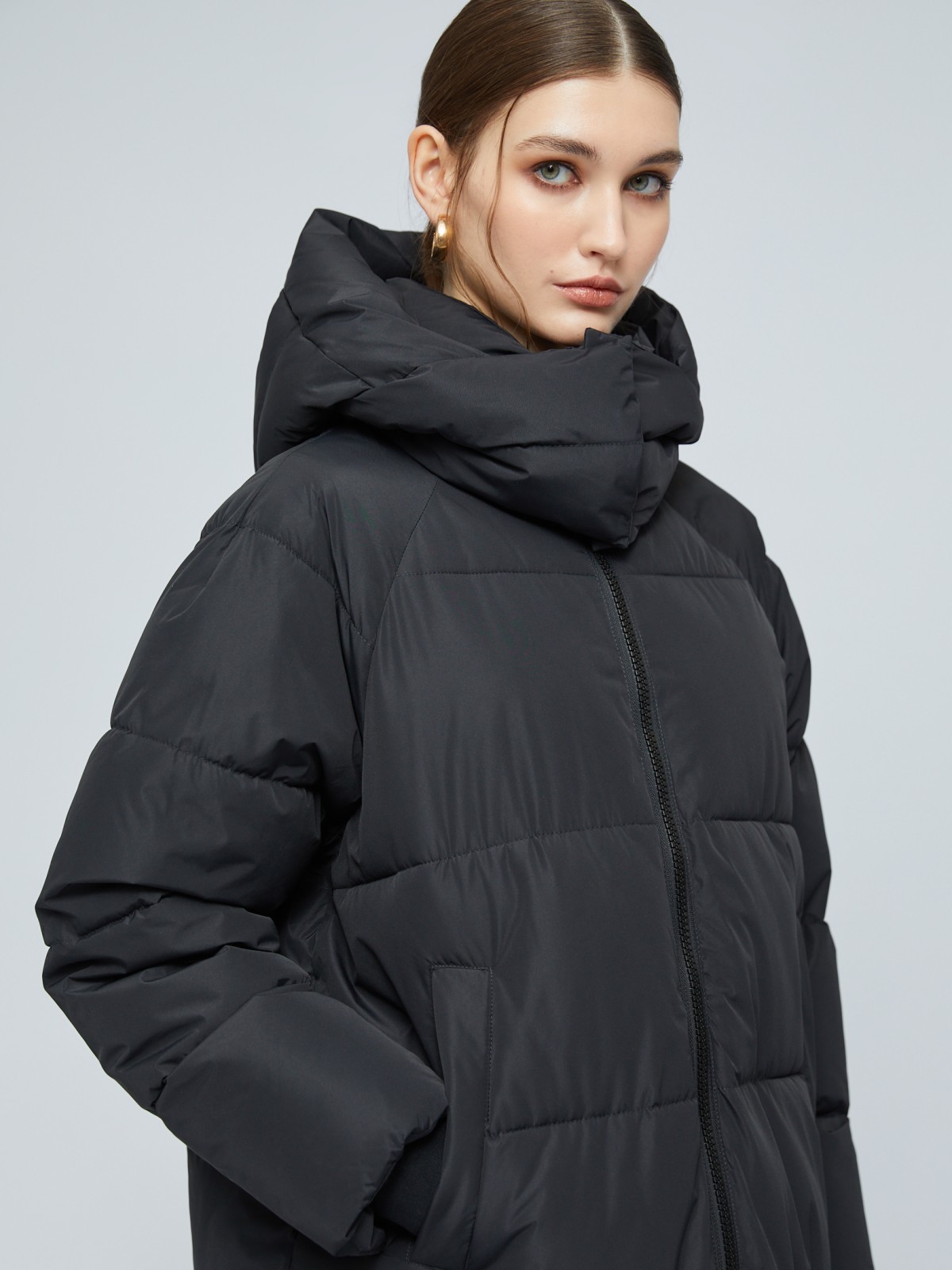 Тёплая стёганая куртка-пальто с капюшоном и двойным воротником