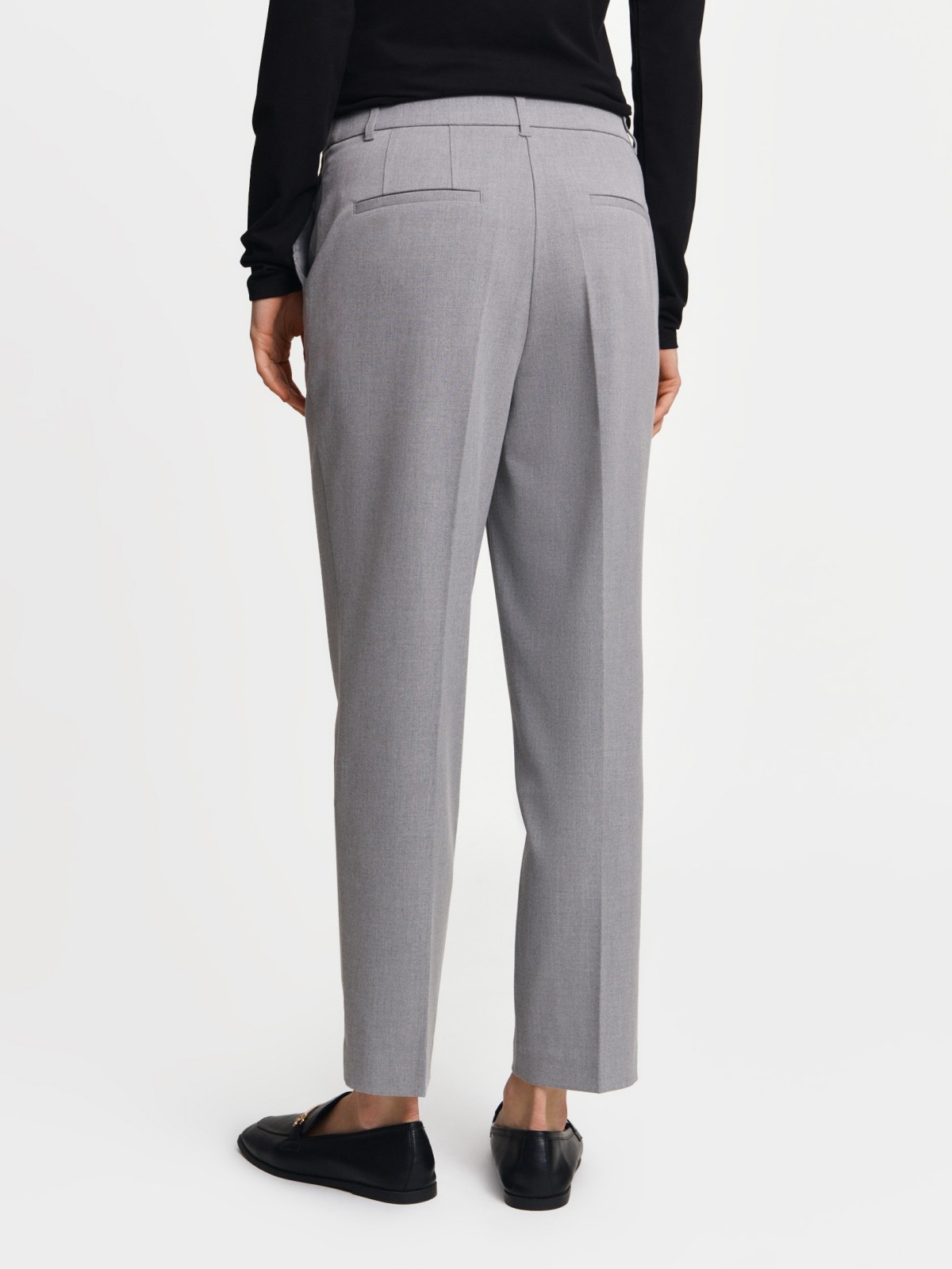 Офисные брюки силуэта Slim