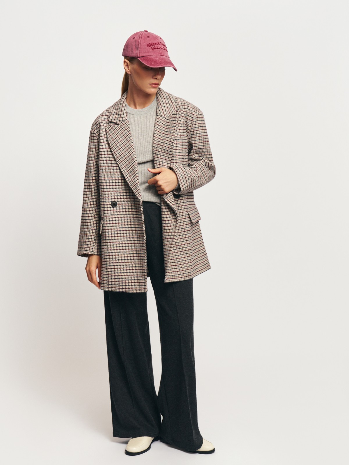 Тёплое пальто-пиджак в клетку двубортное