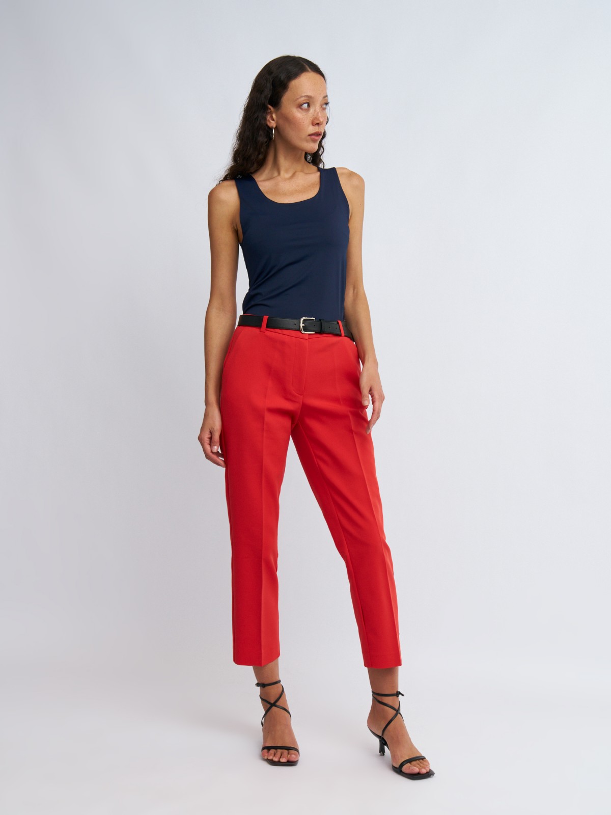 Офисные брюки силуэта Slim со стрелками