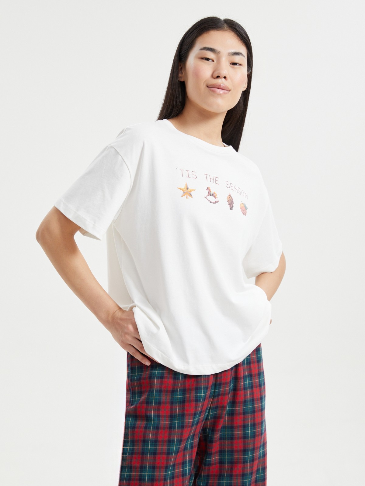 Футболка из хлопка с новогодним принтом 999₽