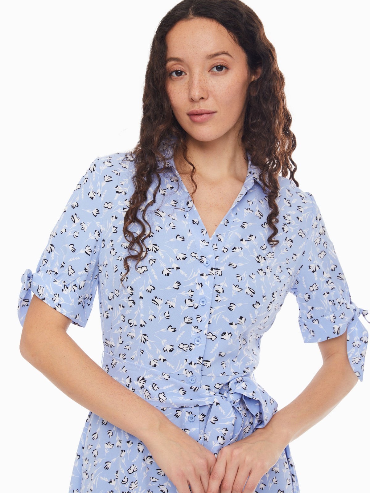 Платье-рубашка с поясом и акцентными короткими рукавами zolla 024138240412, цвет светло-голубой, размер XS - фото 3
