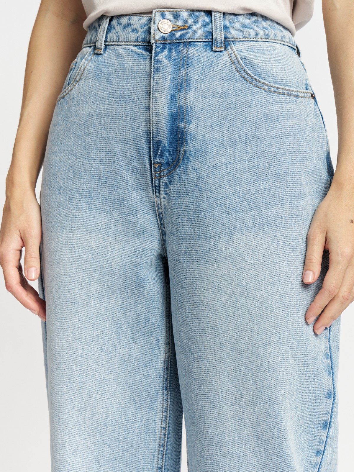 Джинсы силуэта Balloon с посадкой Loose