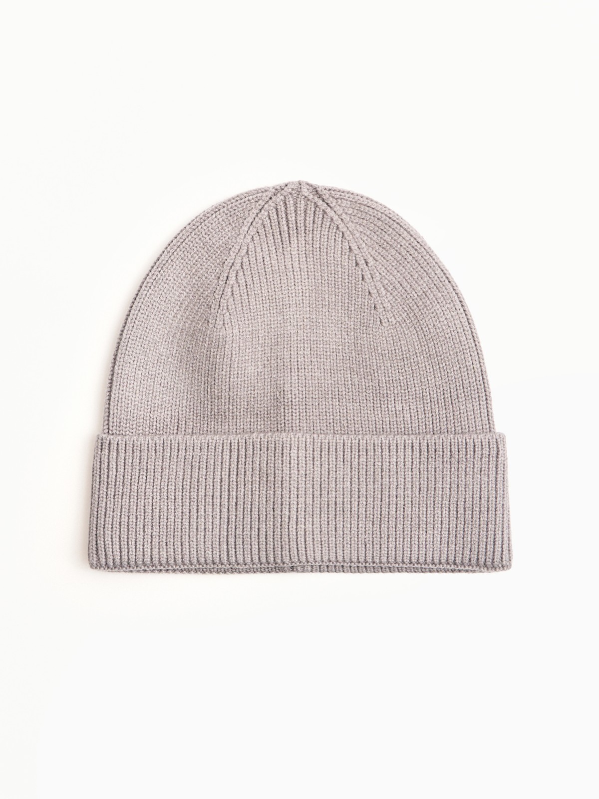 Вязаная шапка-бини с отворотом