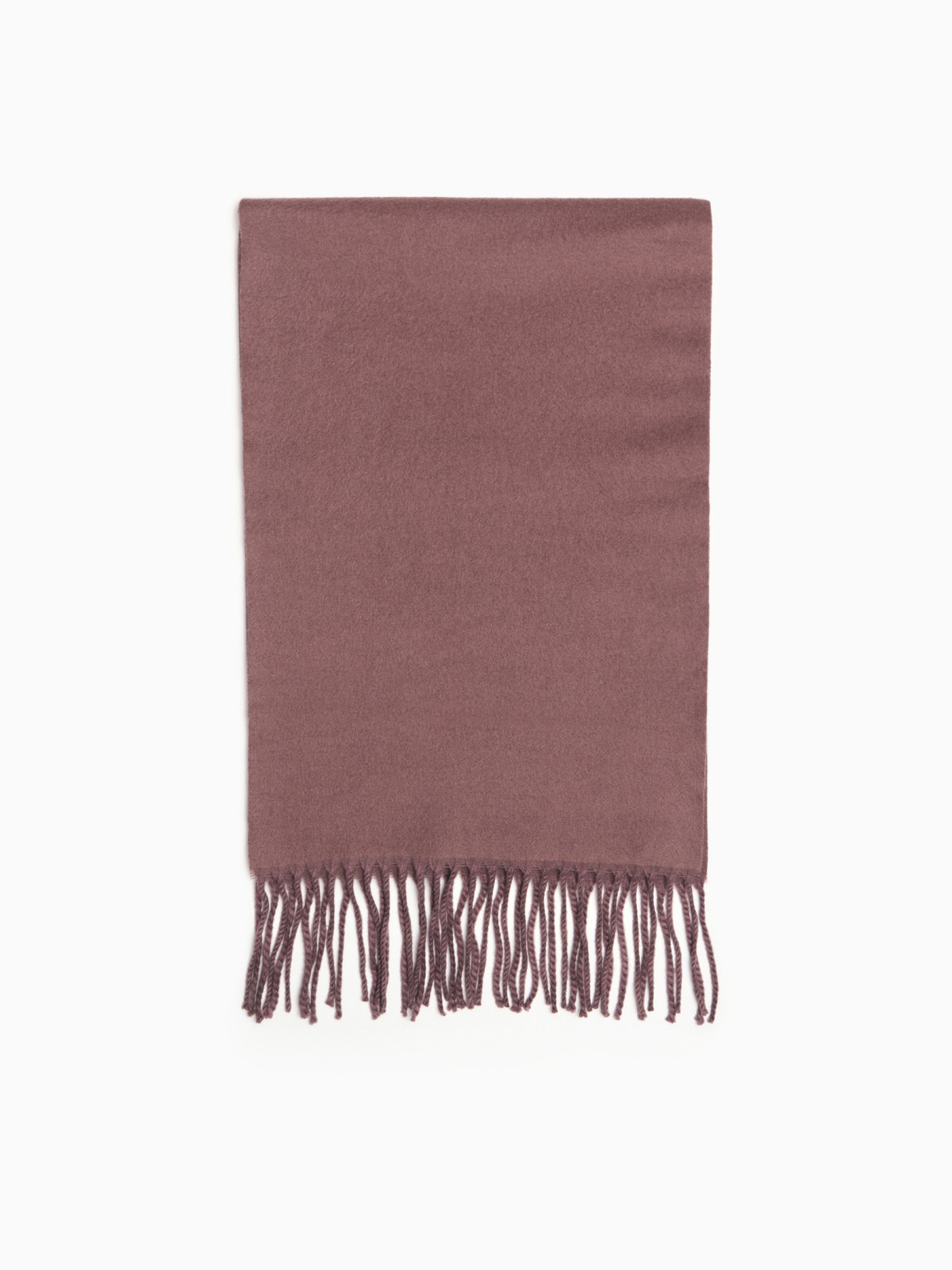 Тканевый шарф с длинной бахромой 899₽