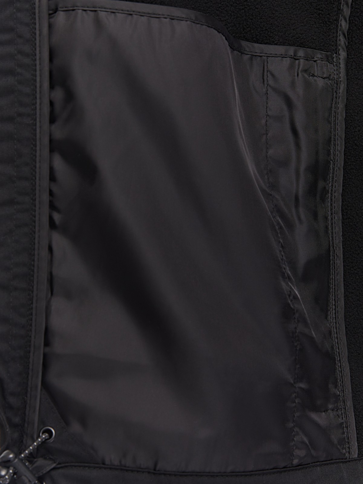 Лёгкая куртка-ветровка с капюшоном zolla 014135602014, цвет черный, размер M - фото 5