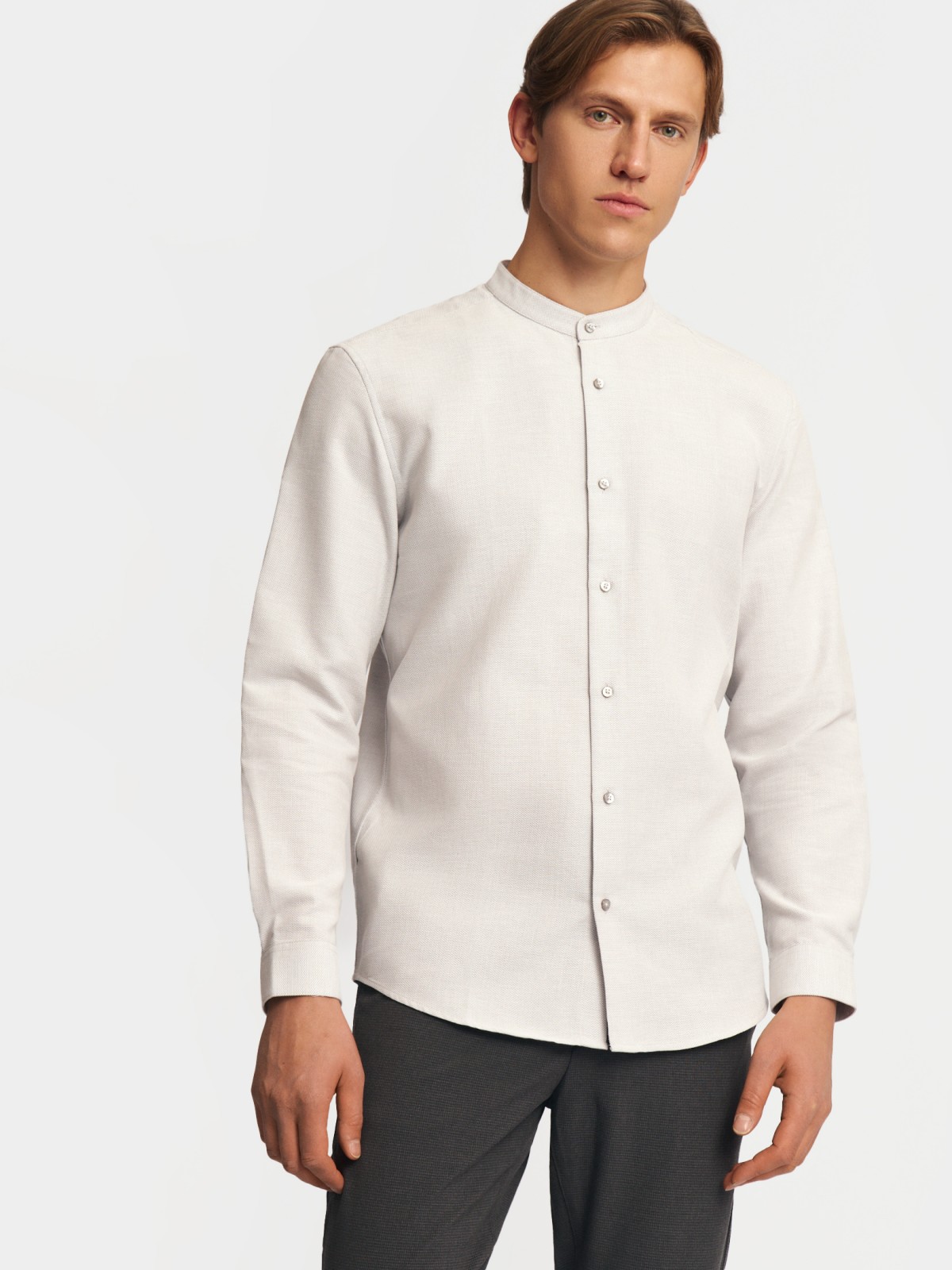 Офисная рубашка с воротником-стойкой и длинным рукавом