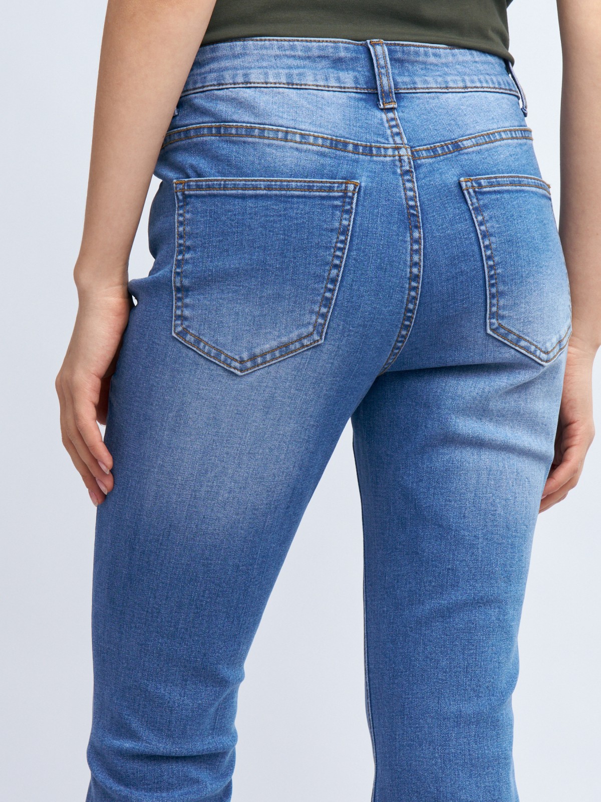 Джинсы силуэта Skinny с бахромой