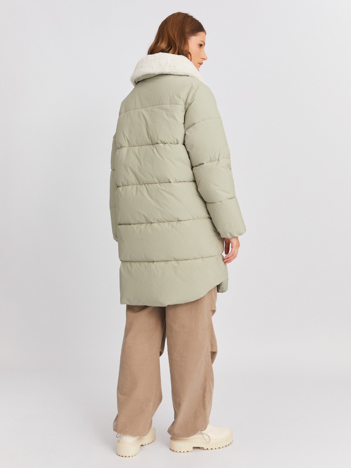 Тёплая куртка-пальто с воротником-стойкой и отделкой из экомеха