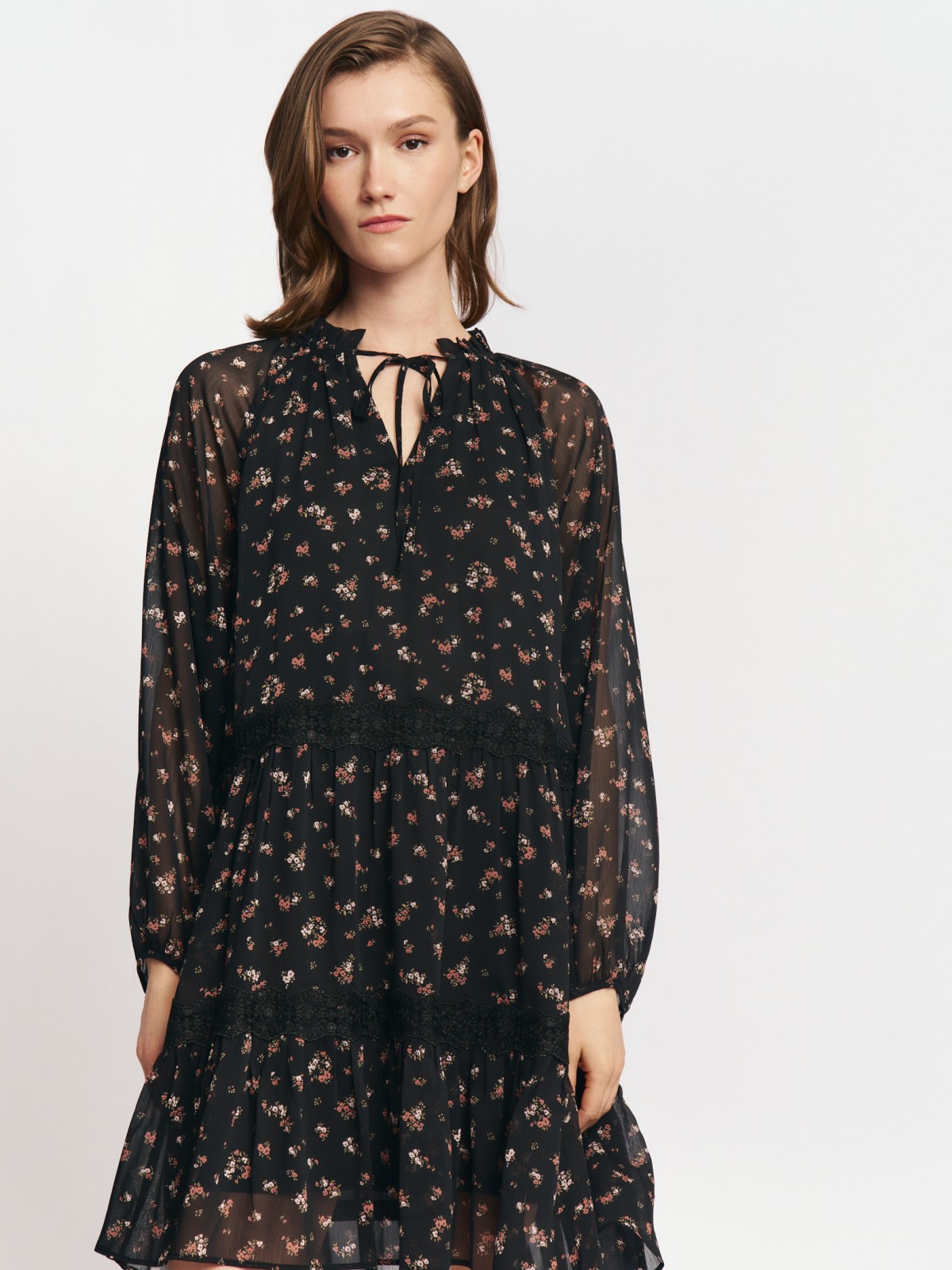 Ярусное платье мини из шифона с цветочным принтом