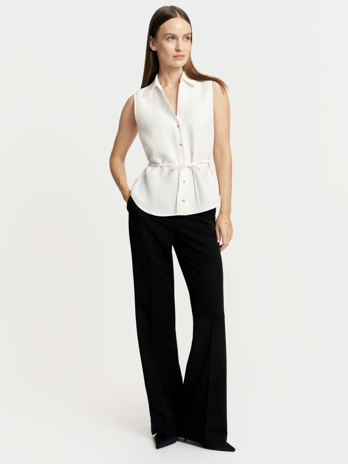 Блузка без рукавов